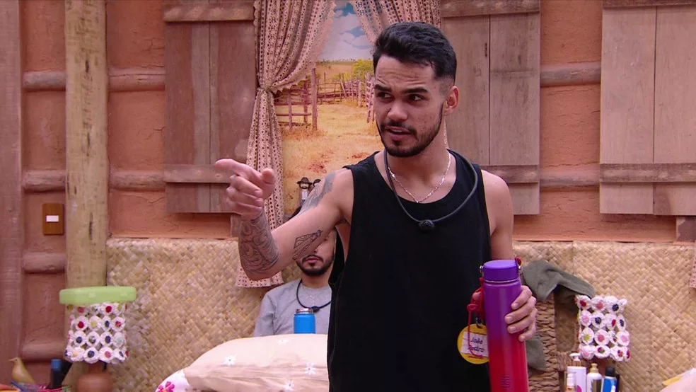 Tony Ramos é tema de brincadeira no BBB