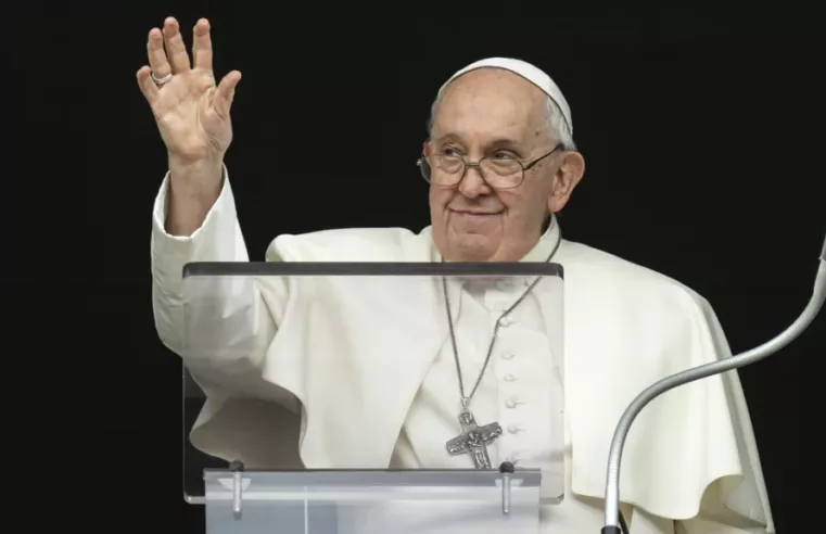 Papa Francisco receberá alta após 33 dias de internação