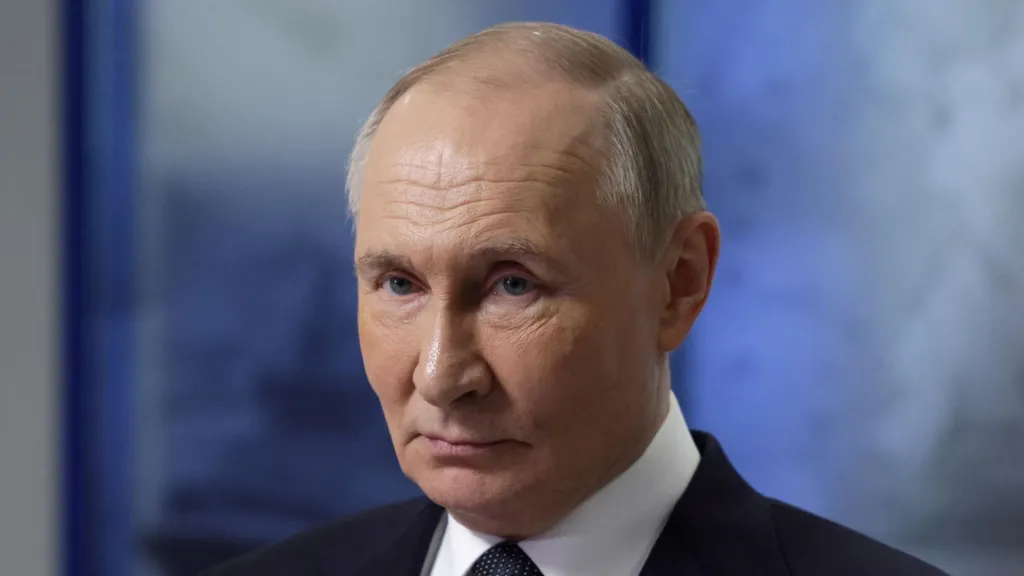Relações EUA-Rússia: Trump critica Putin e propõe tarifas