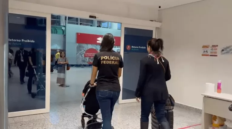 Bebê brasileiro resgatado do tráfico internacional de pessoas