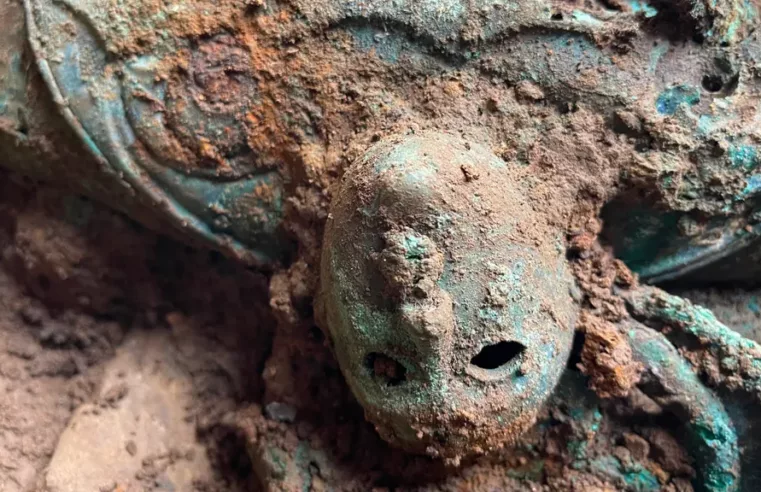 Descoberta Incrível: Tesouro de 2.000 anos na Inglaterra