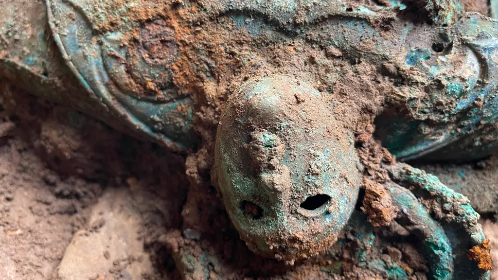 Descoberta Incrível: Tesouro de 2.000 anos na Inglaterra