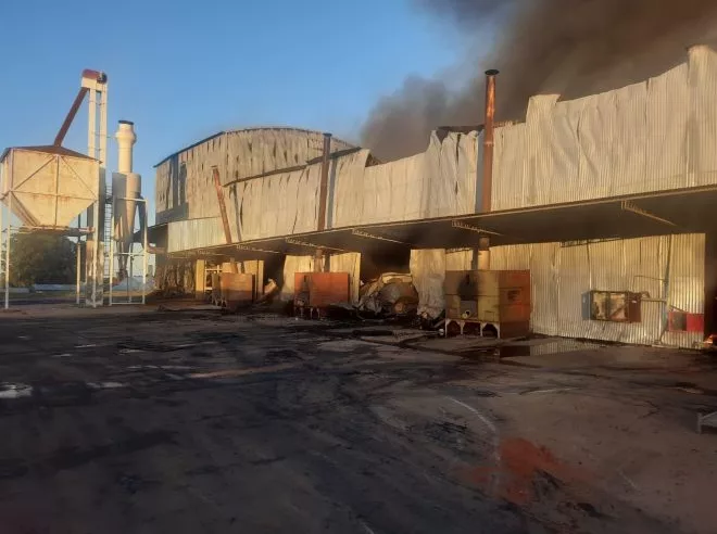 Incêndio em fábrica de amendoim em Tupã ainda ativa focos