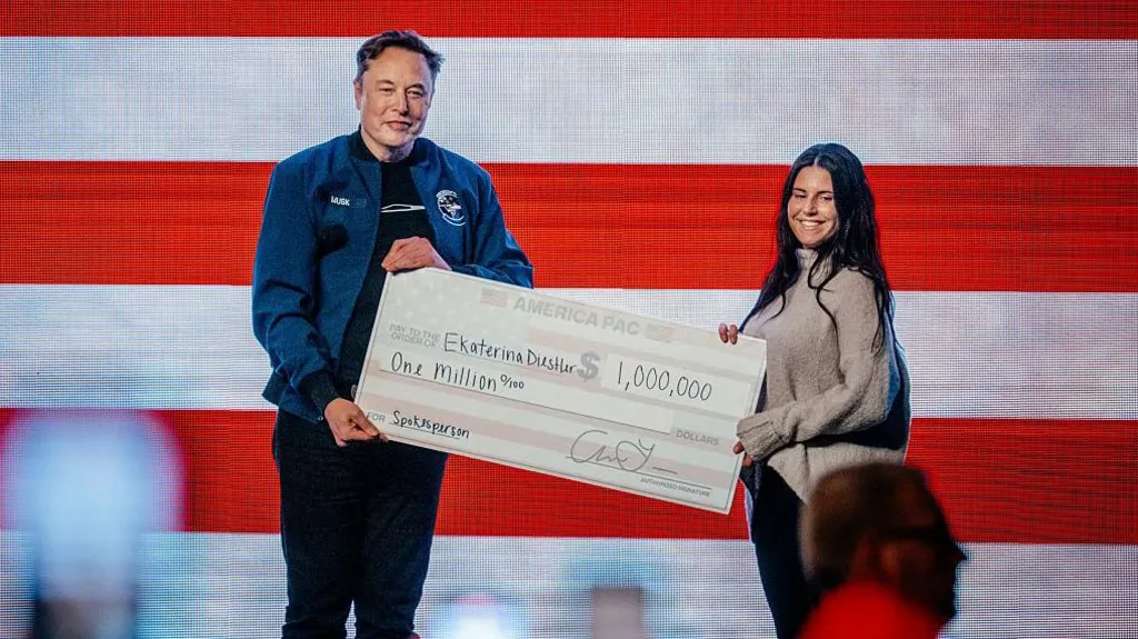 Elon Musk Distribui Prêmios em Eleição da Suprema Corte de Wisconsin