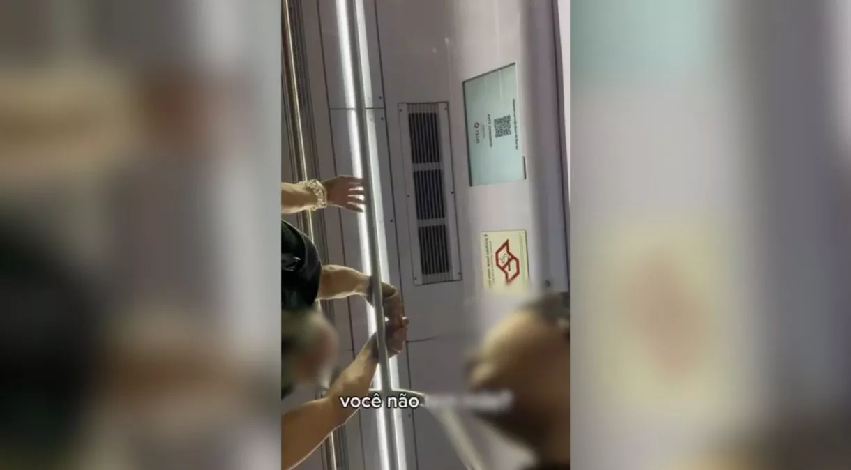 Assédio no Trem de SP: Jovem Grava Momento e Busca Ajuda