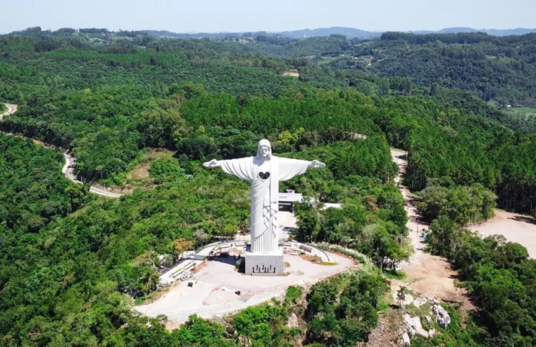 Cristo Protetor: A Maior Estátua do Brasil em Encantado