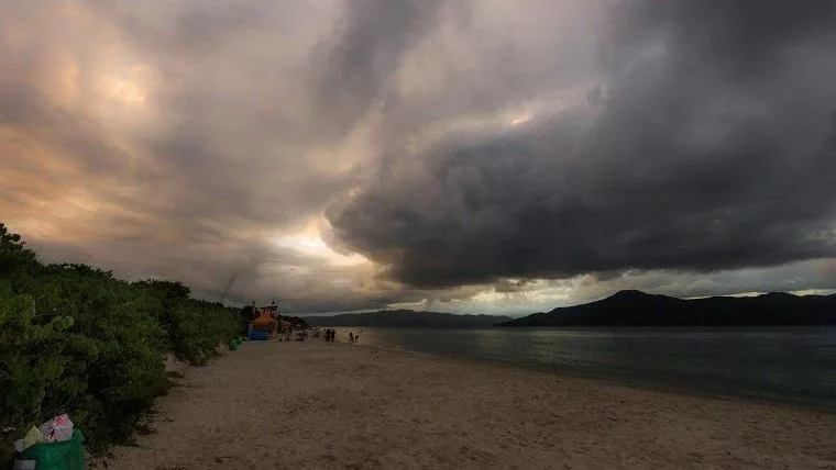 Frente Fria traz Chuvas e Tempestades ao Sul do Brasil