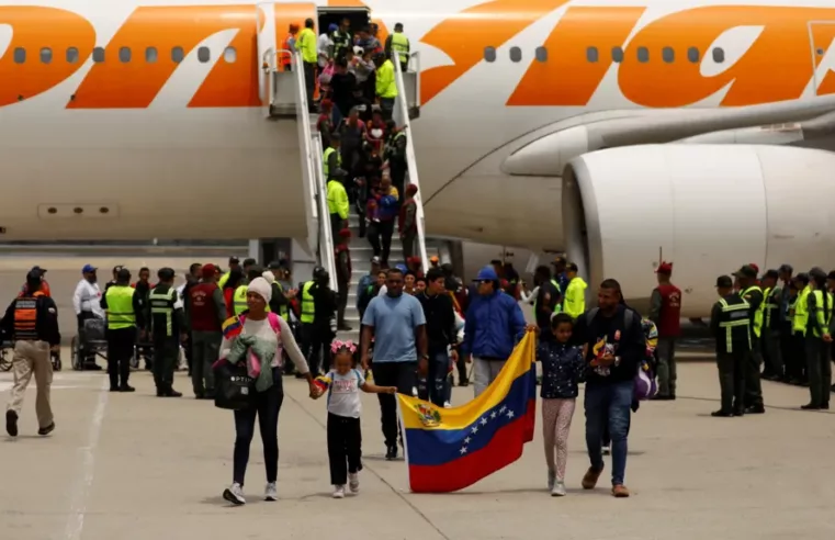 Venezuela retoma deportações após acordo com os EUA