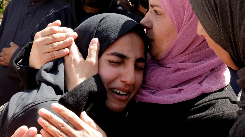 Gaza: A Escalada da Violência e os Desafios Humanitários