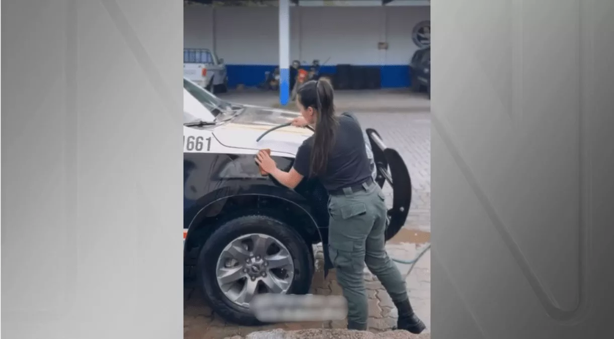 Policial cearense punida por posts nas redes sociais