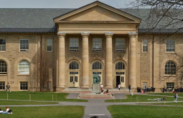 Estudante da Cornell deixa os EUA após revogação de visto