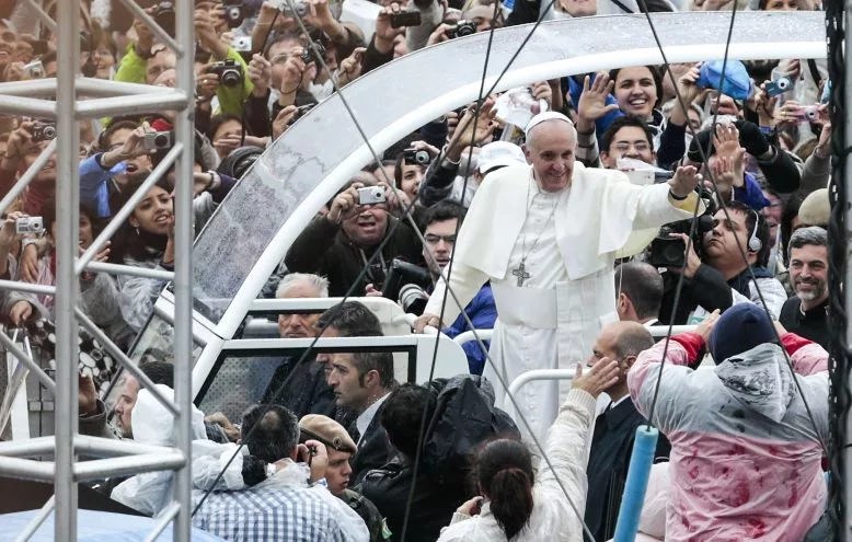 Belo Horizonte celebra missa em memória do papa Francisco