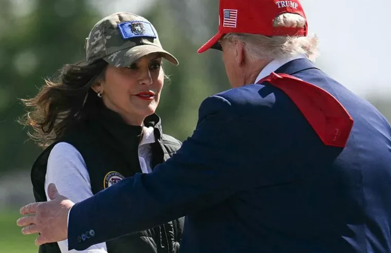 Gretchen Whitmer e Trump: Um Abraço Polêmico em Michigan