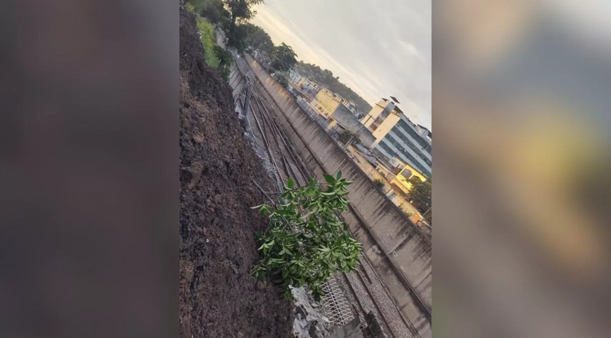 Queda de muro provoca caos na Linha 2 do MetrôRio