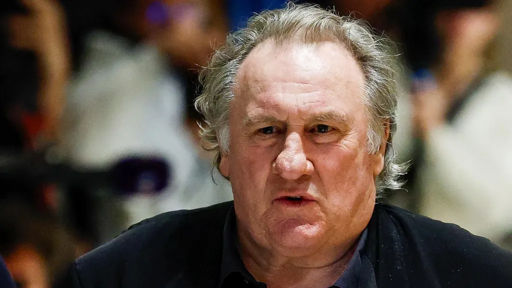 Gérard Depardieu é condenado por assédio sexual em Paris