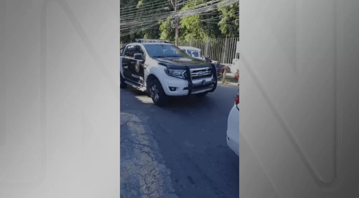 Conflito entre polícia e criminosos no bairro da Glória