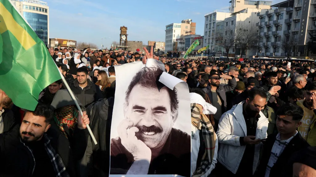 PKK anuncia desarmamento: o futuro da questão curda
