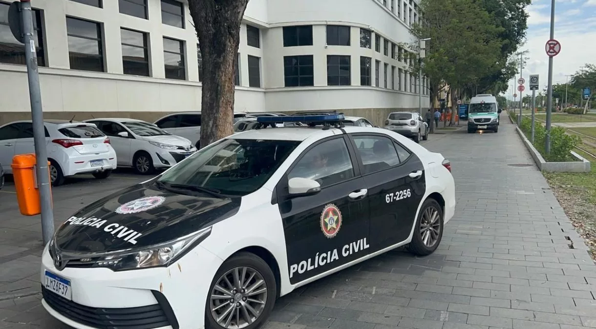 Fábrica clandestina de cigarros é desmantelada no Rio