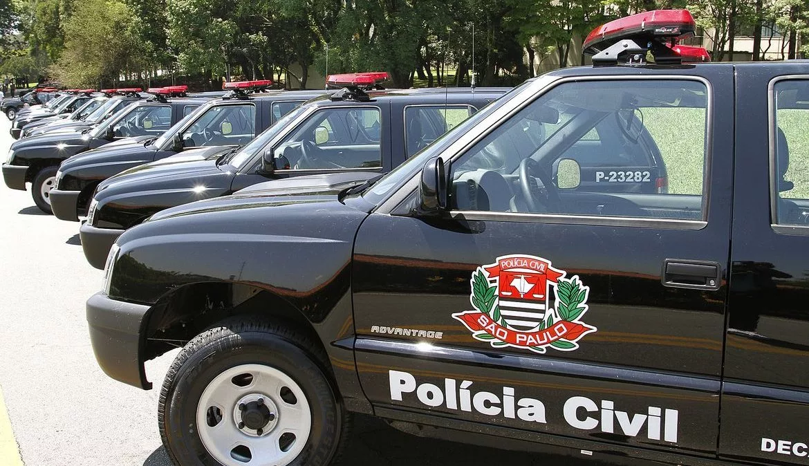Polícia fecha fábrica clandestina de cosméticos em Americana