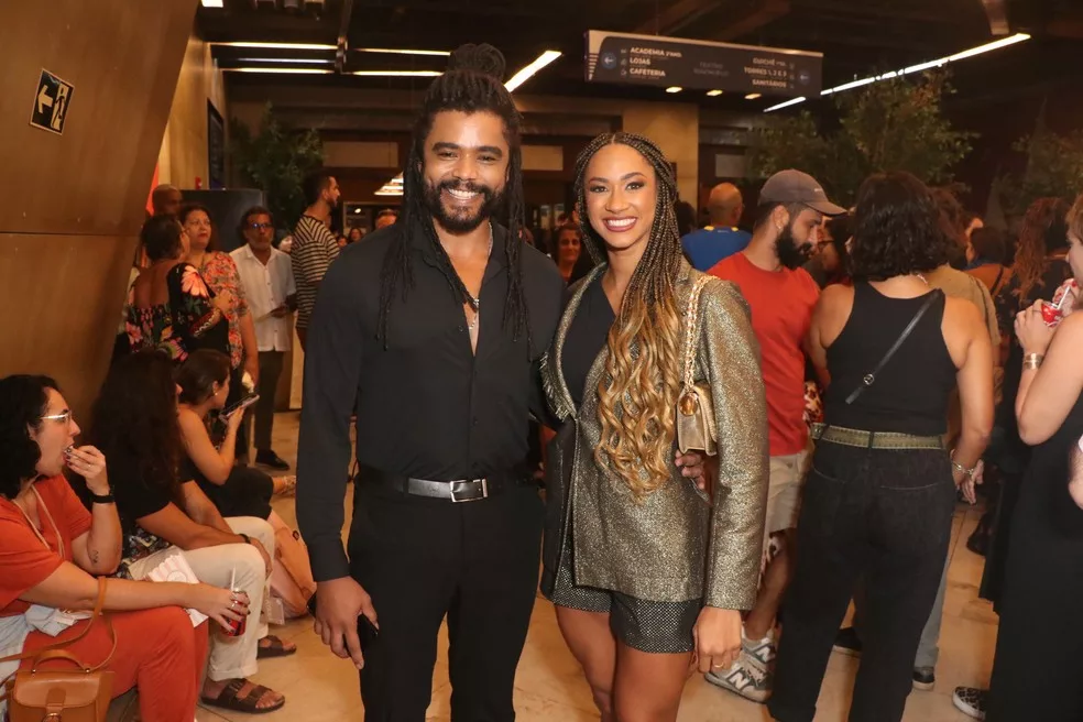 Aline e Diogo Brilham na Estreia do Musical ‘Torto Arado’