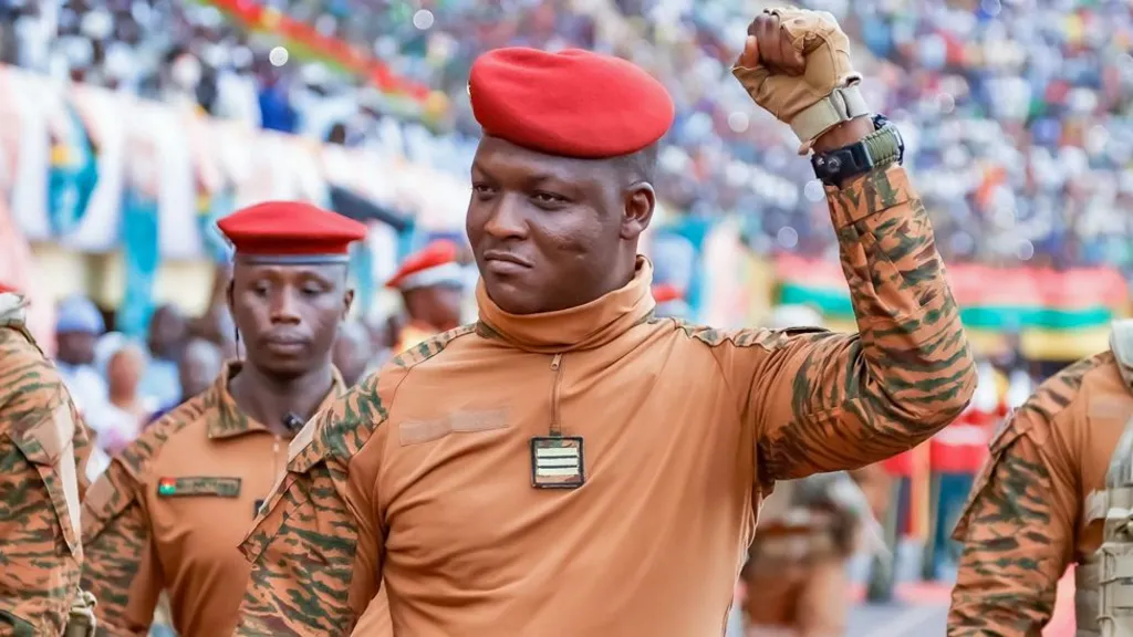 Ibrahim Traoré: A Revolução Pan-Africana de Burkina Faso