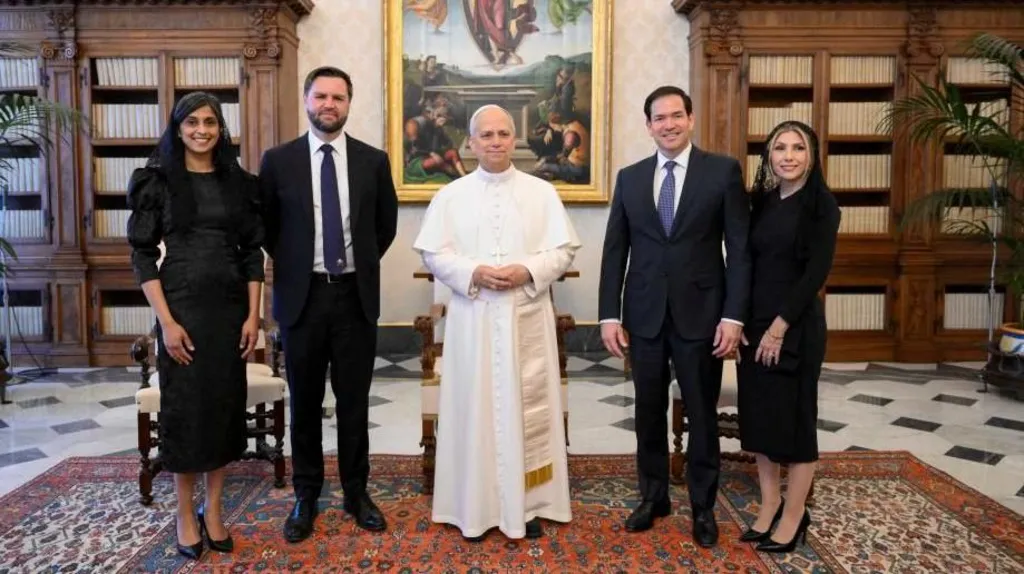 Papo entre Papa Leão XIV e Vice-Presidente dos EUA